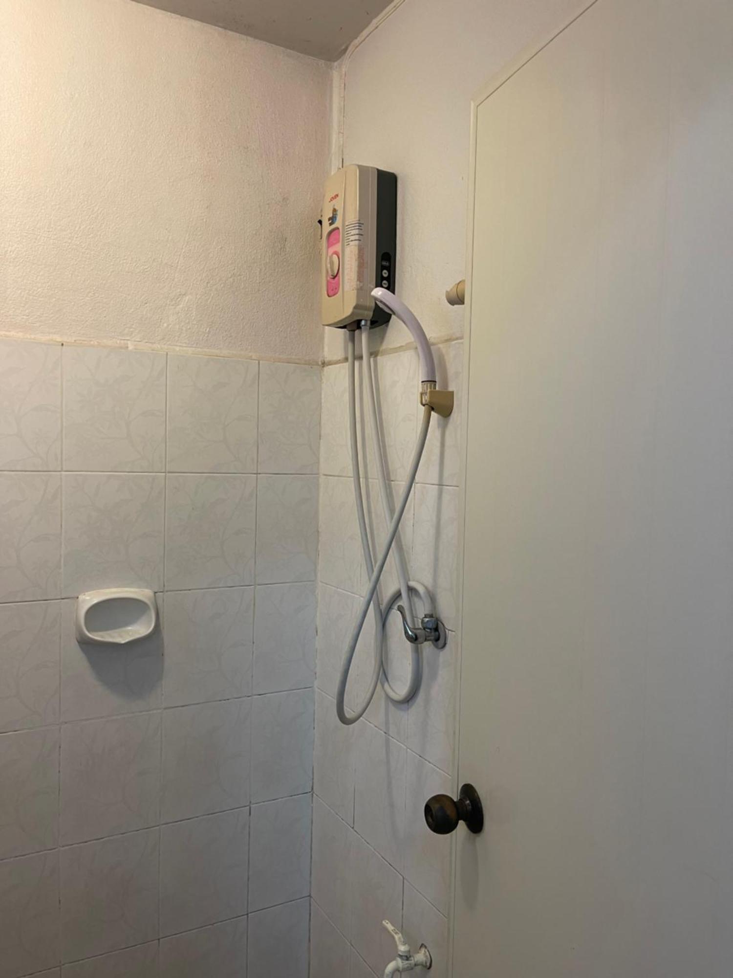 Jj Guesthouse Chiang Mai Exteriör bild