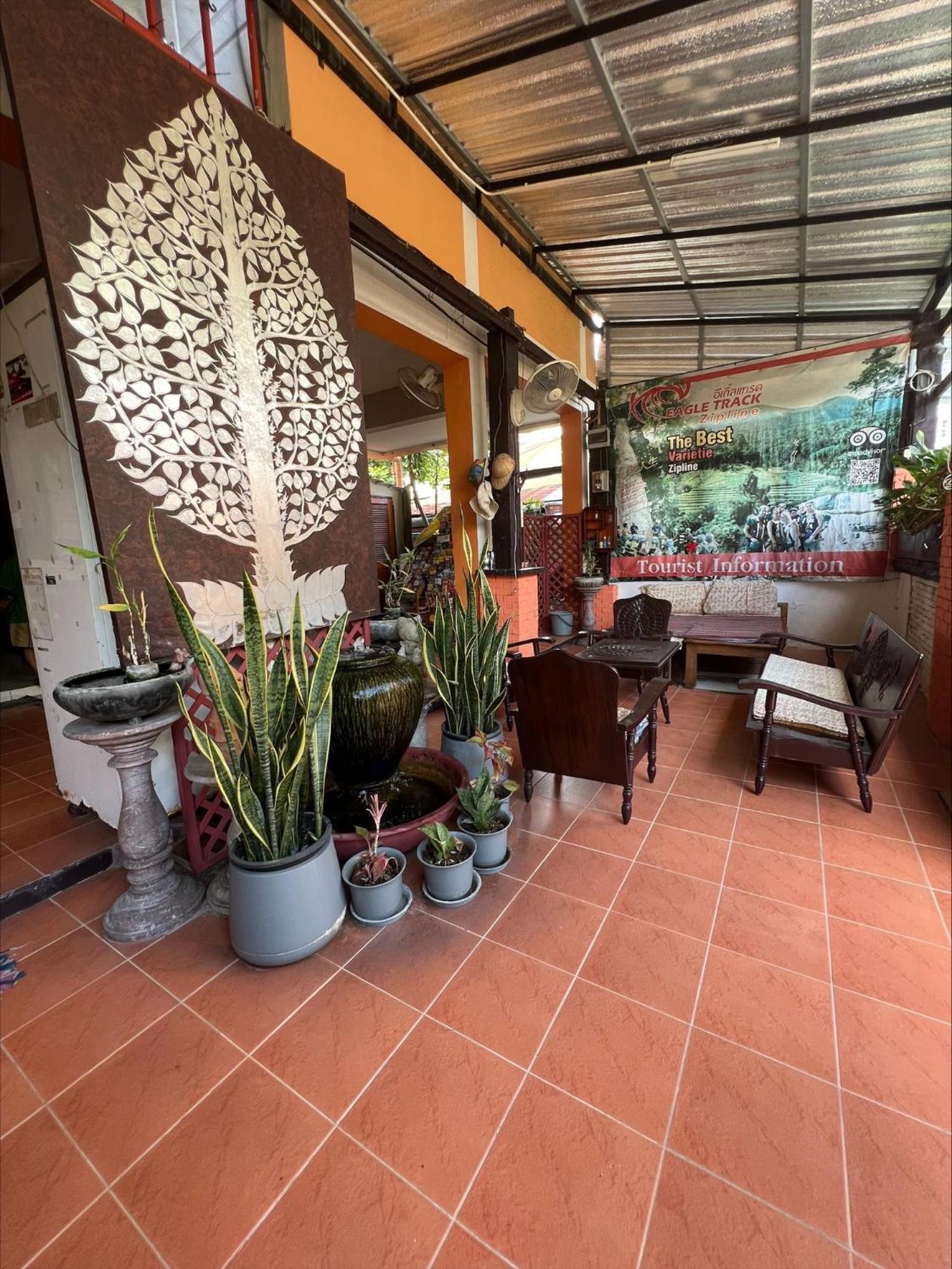 Jj Guesthouse Chiang Mai Exteriör bild