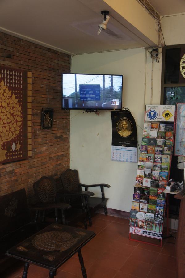 Jj Guesthouse Chiang Mai Exteriör bild