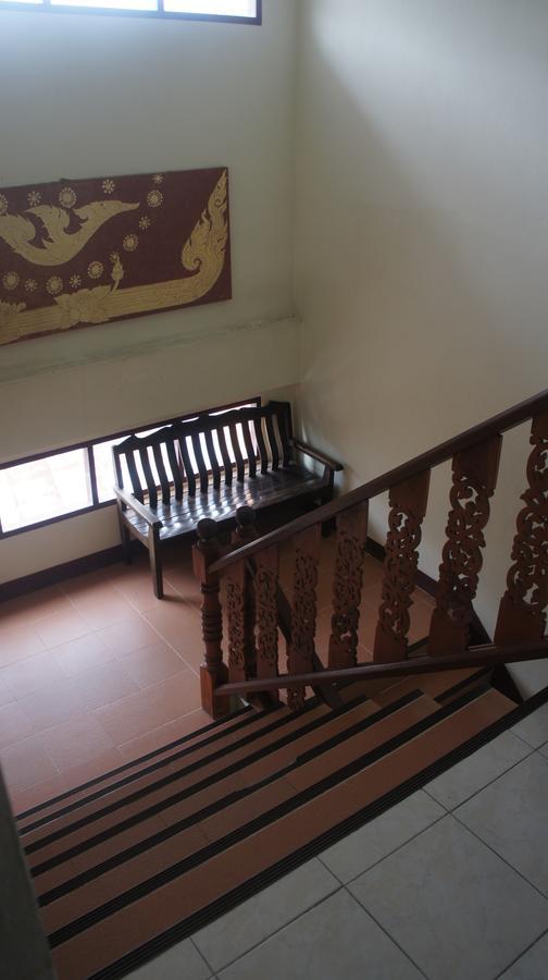 Jj Guesthouse Chiang Mai Exteriör bild